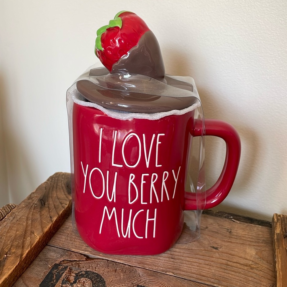 Epic Rae Dunn Strawberry Mug!‎